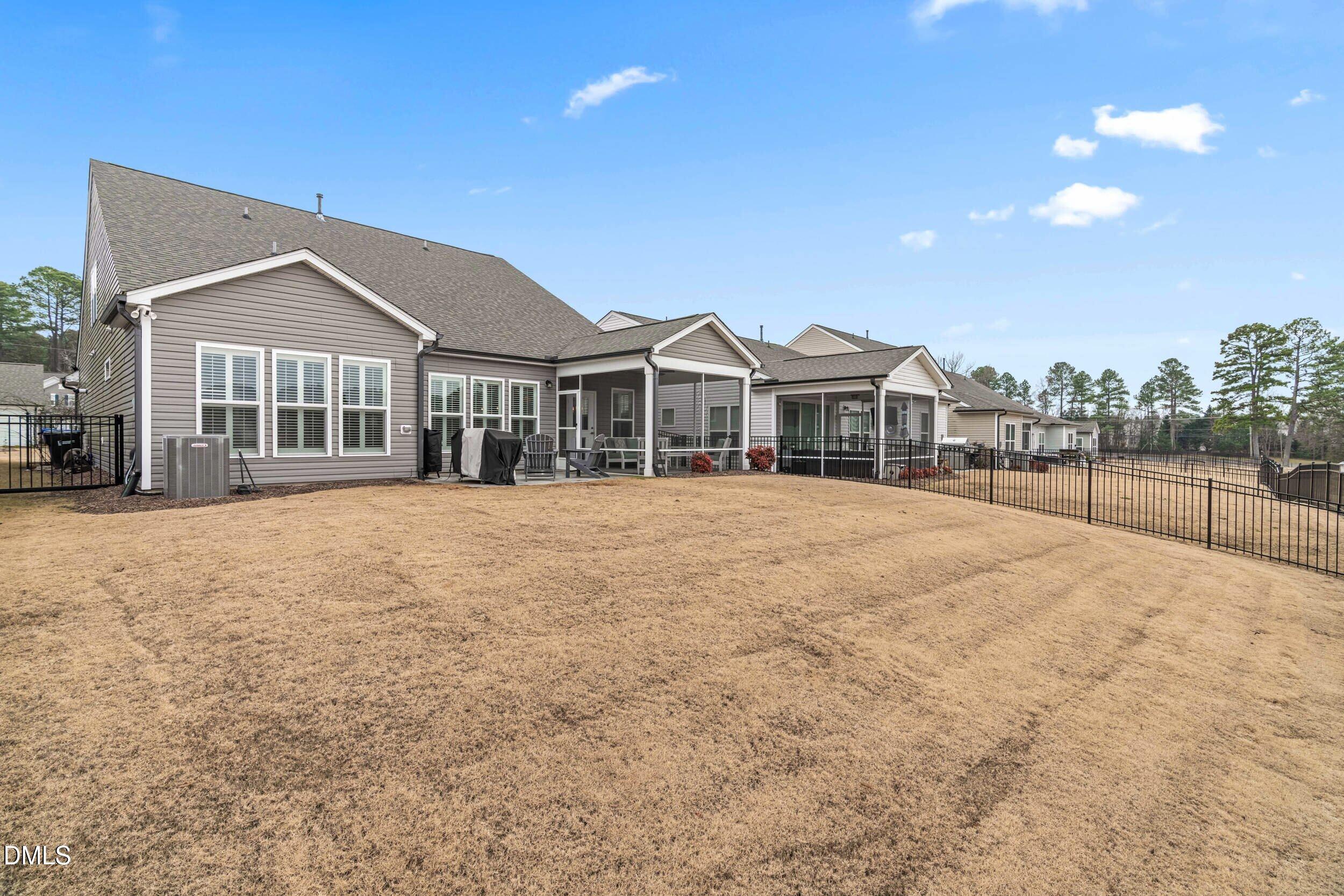 1016 Hollis Circle