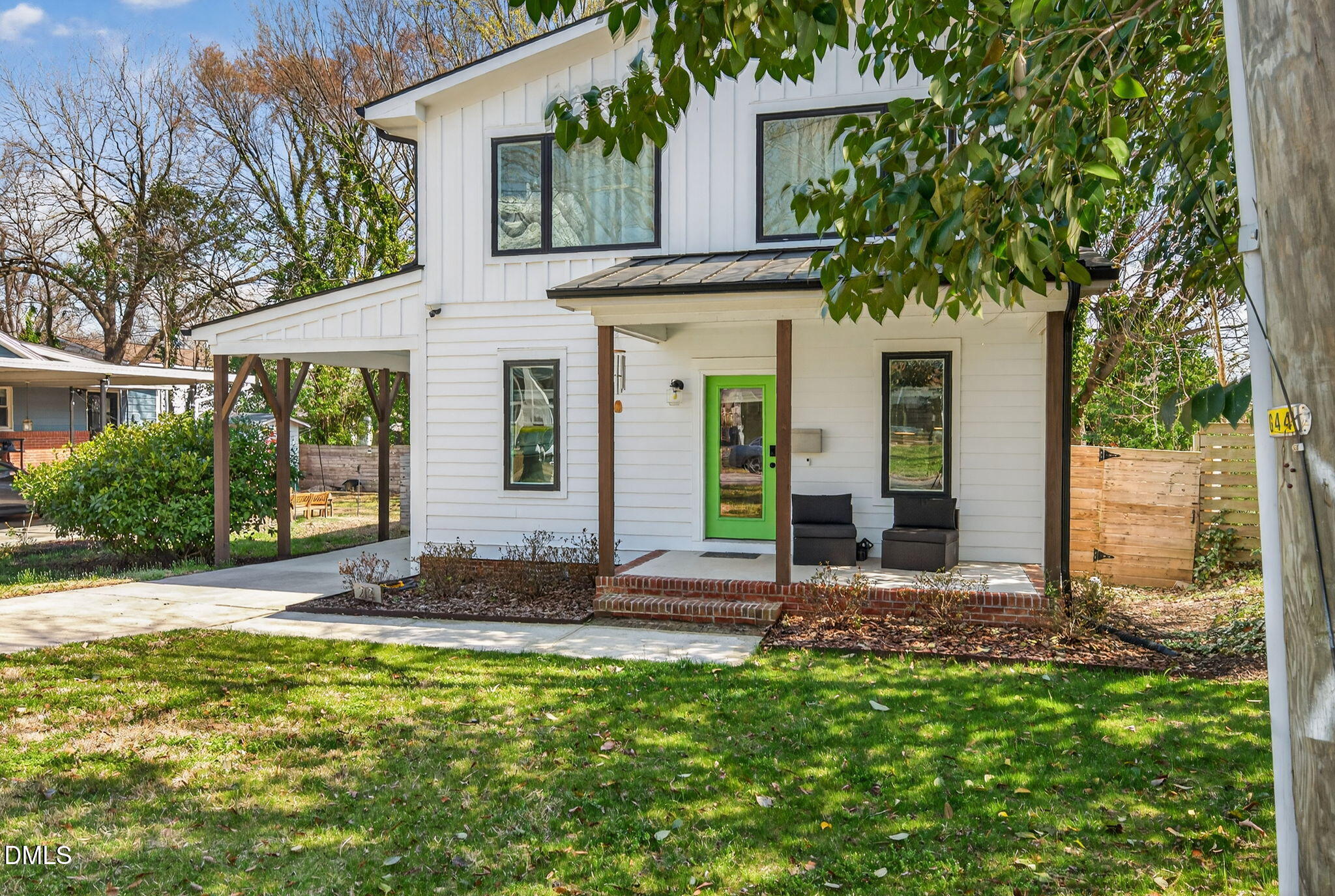 213 Lincoln Court