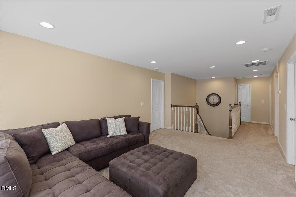 819 Lake Artesia Lane