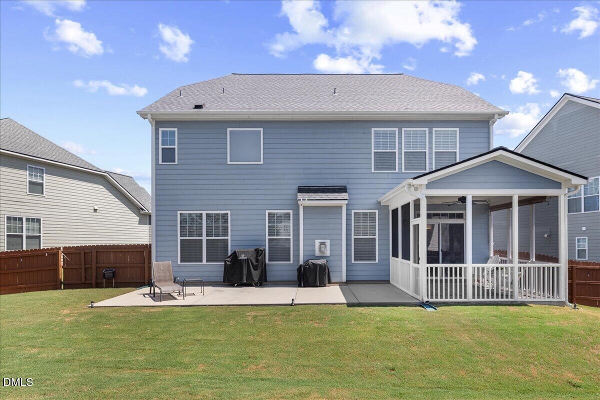 819 Lake Artesia Lane