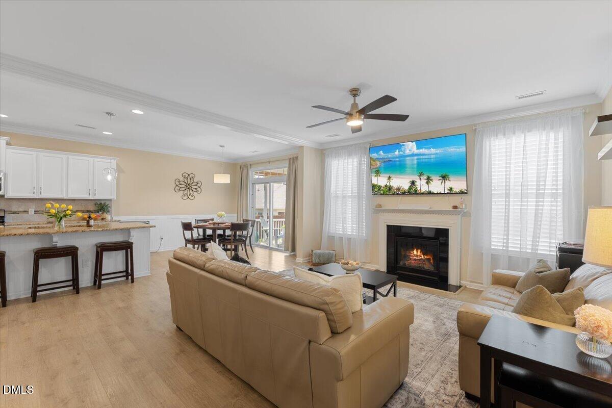 819 Lake Artesia Lane