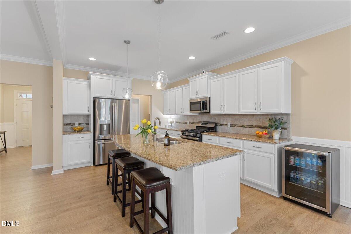 819 Lake Artesia Lane