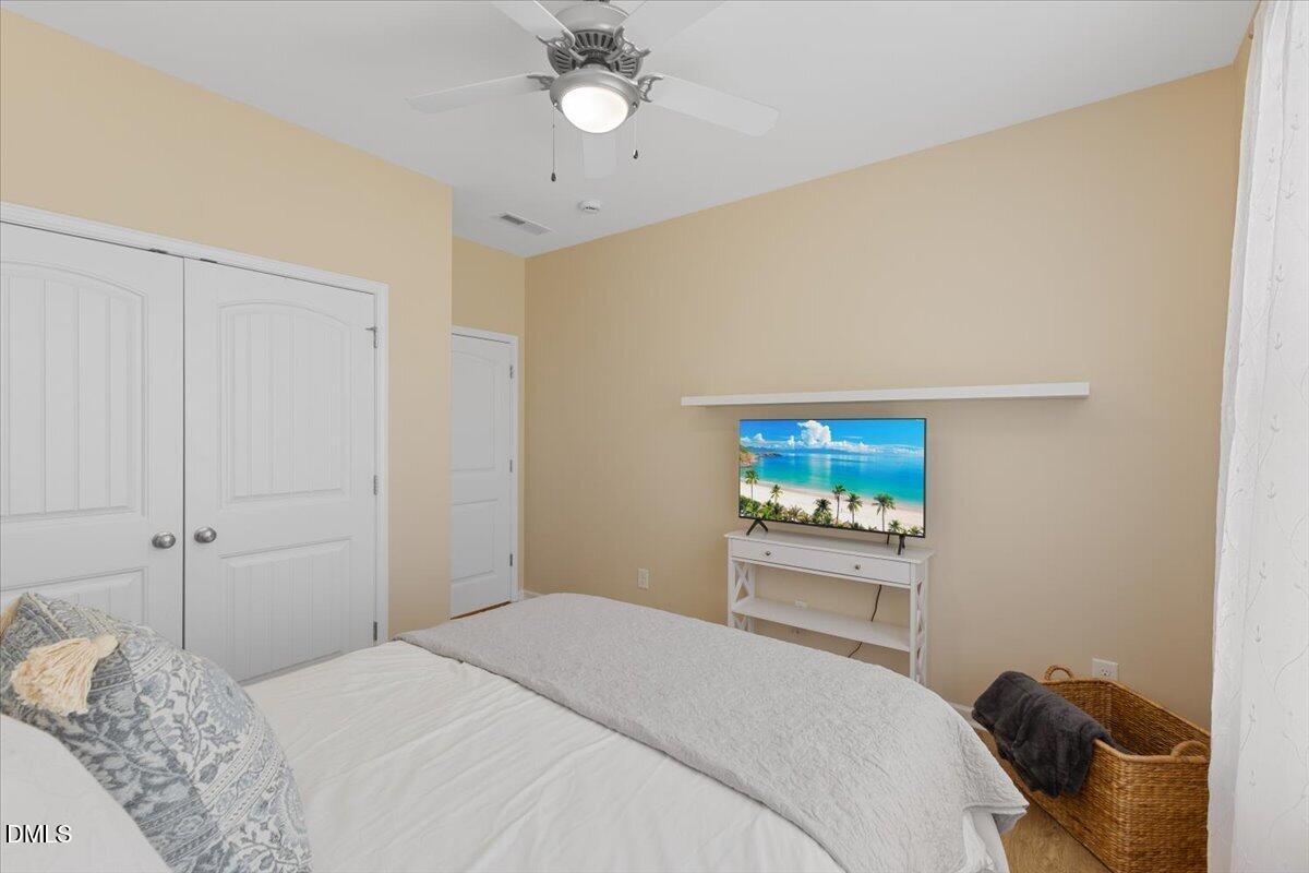 819 Lake Artesia Lane