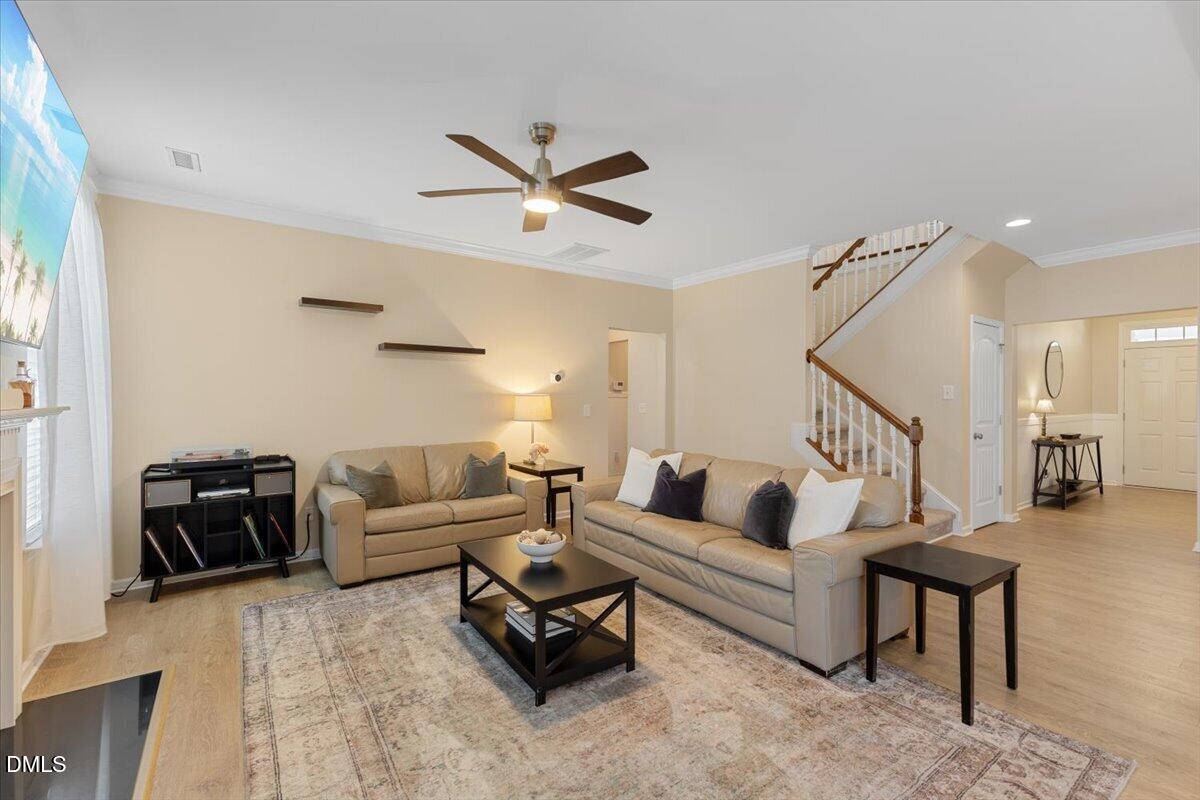 819 Lake Artesia Lane