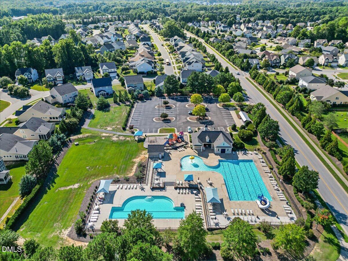 819 Lake Artesia Lane