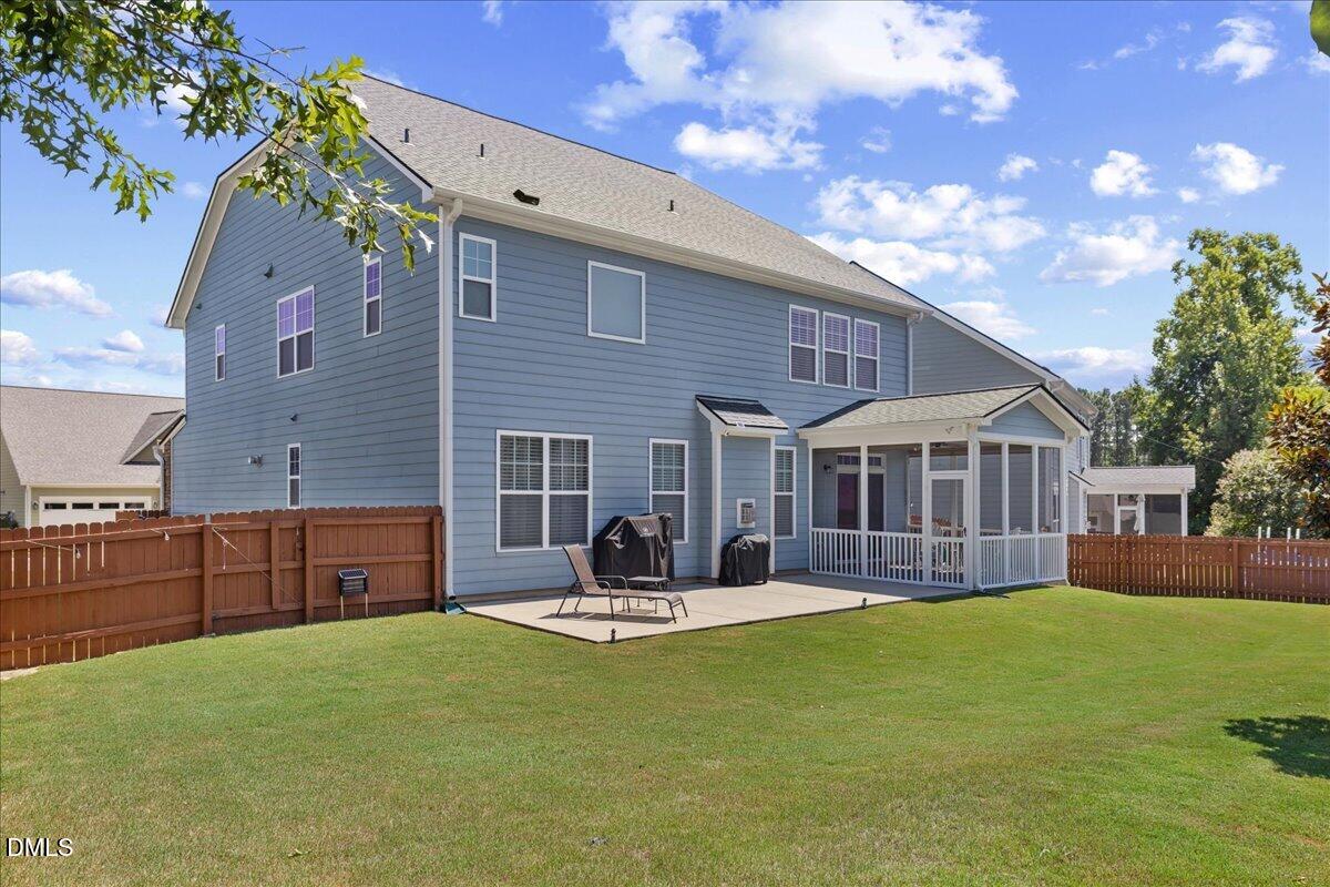 819 Lake Artesia Lane
