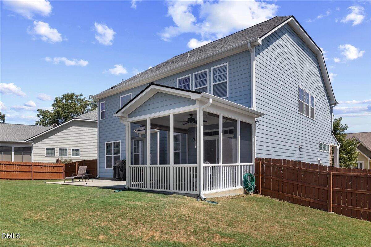 819 Lake Artesia Lane