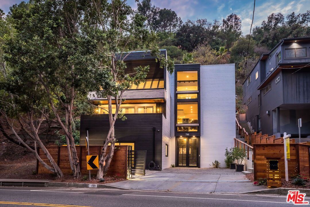 795 N Beverly Glen Blvd