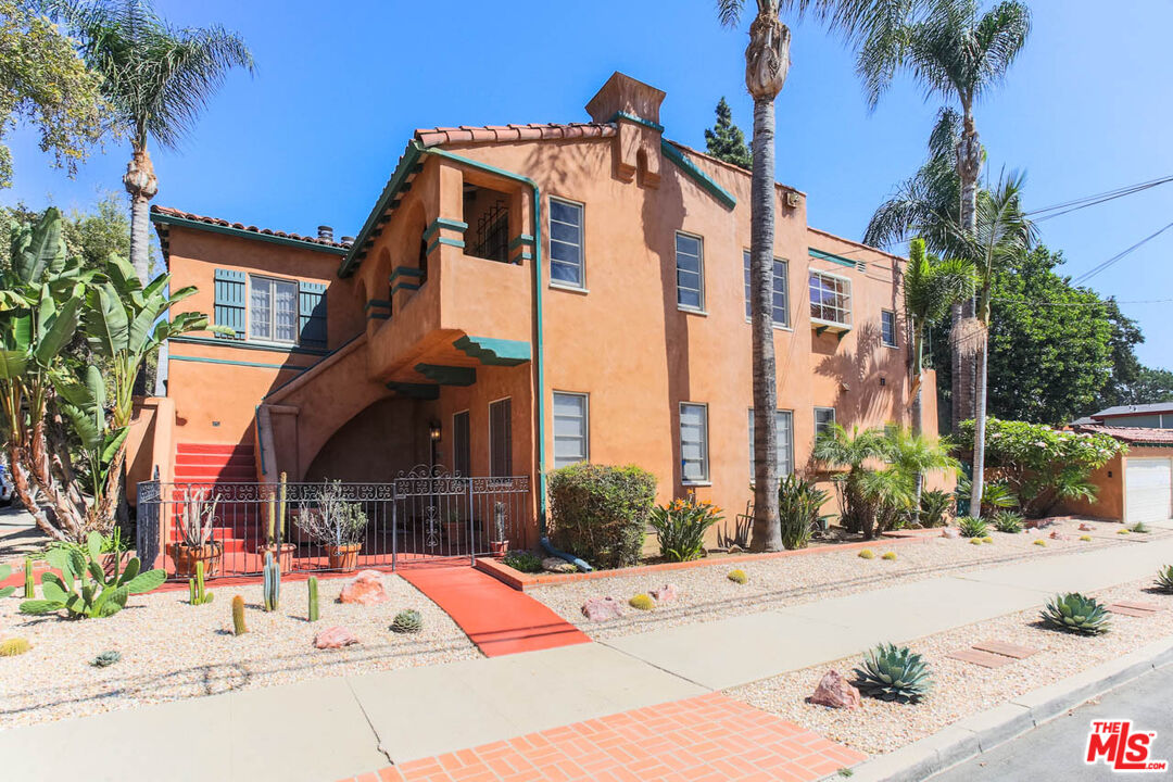 1600 Angelus Ave