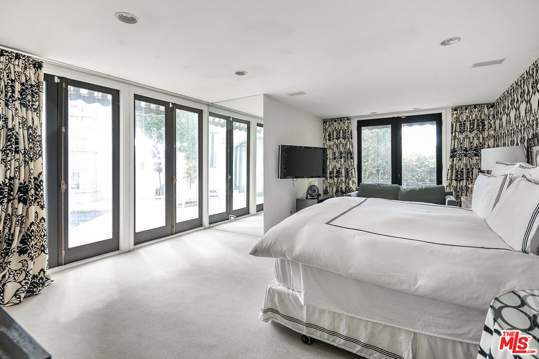 1143 Sierra Alta Way