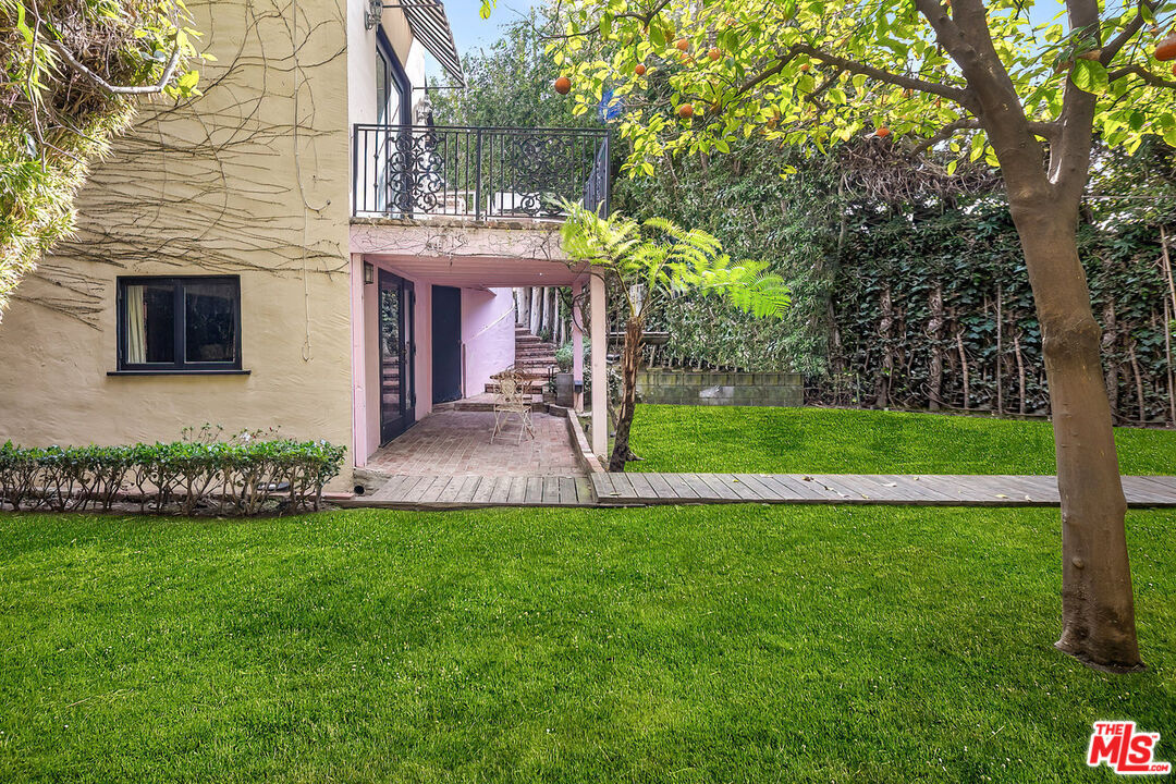 1143 Sierra Alta Way