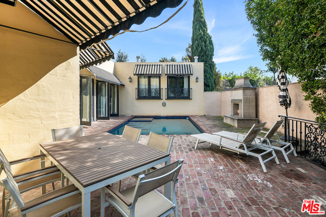 1143 Sierra Alta Way