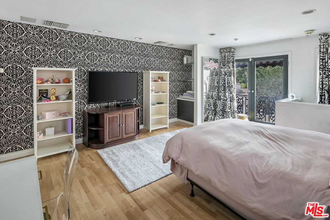 1143 Sierra Alta Way