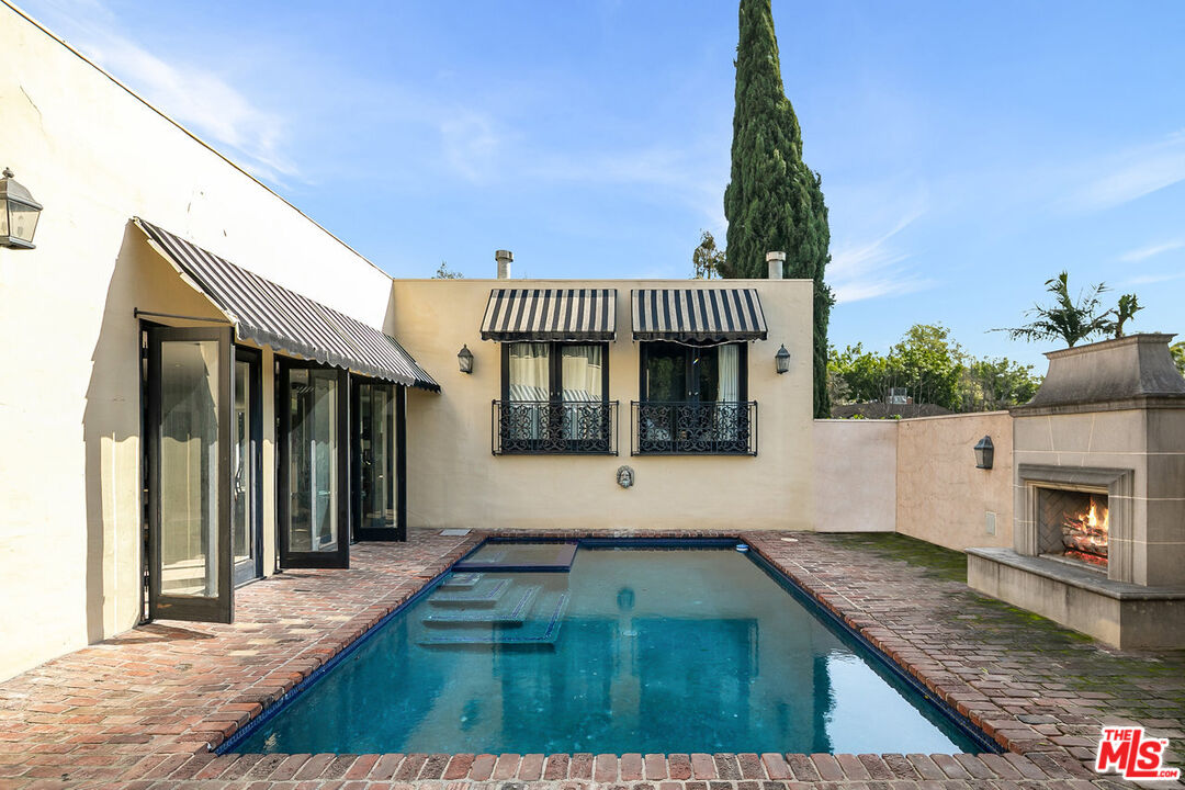 1143 Sierra Alta Way