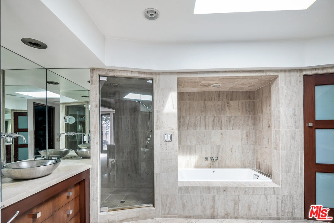 1143 Sierra Alta Way