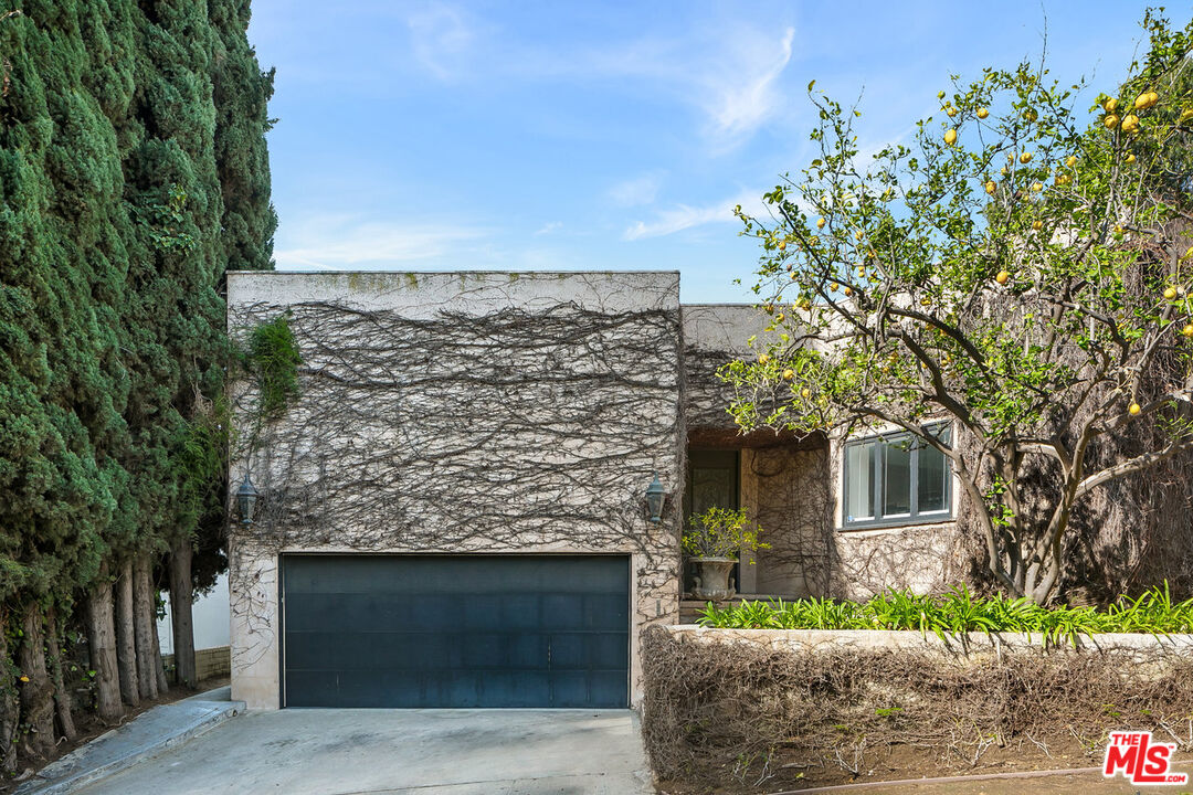 1143 Sierra Alta Way