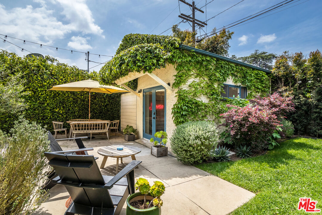 343 N Irving Blvd