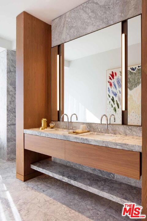 211 Elm Court Unit: 9C