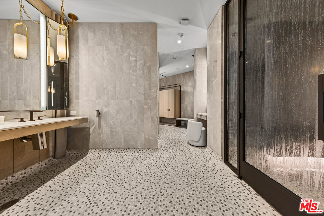 211 Elm Court Unit: 20A