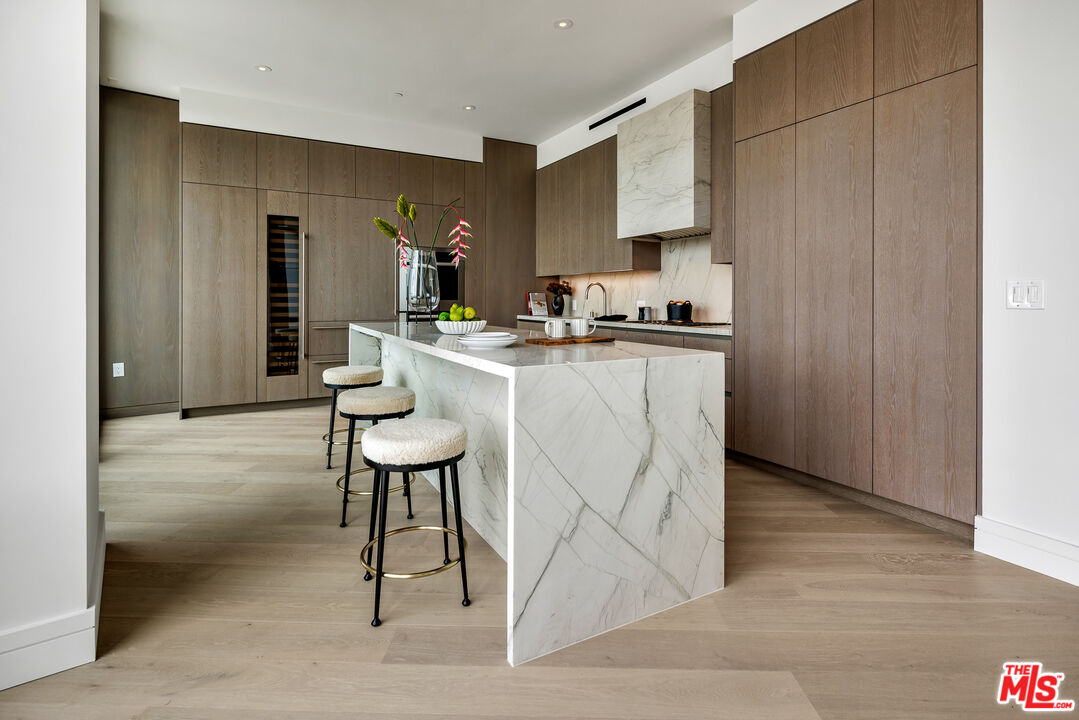 211 Elm Court Unit: 20A