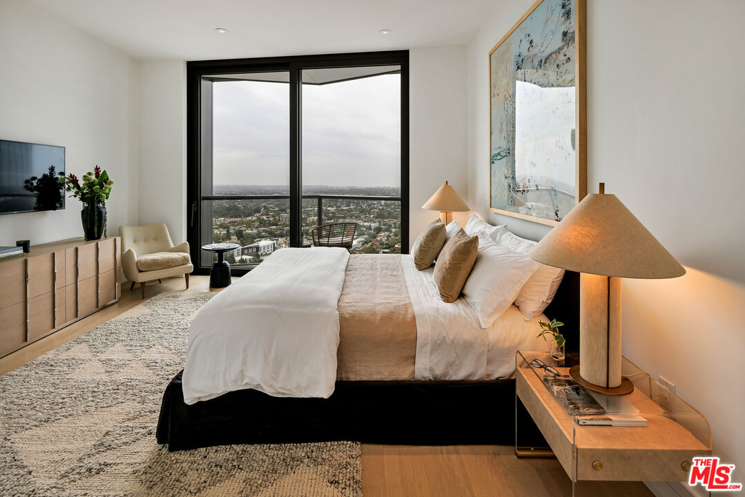 211 Elm Court Unit: 20A