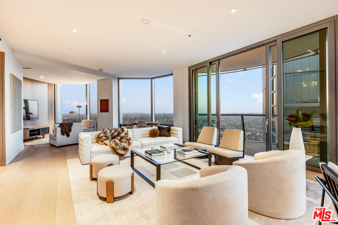 211 Elm Court Unit: 20A