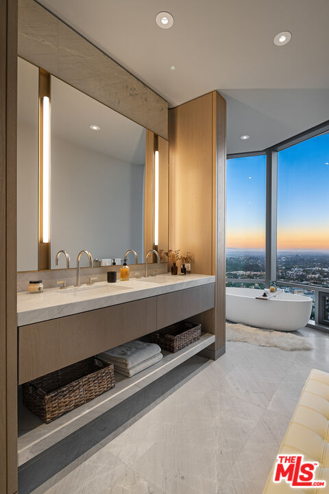 211 Elm Court Unit: 20A