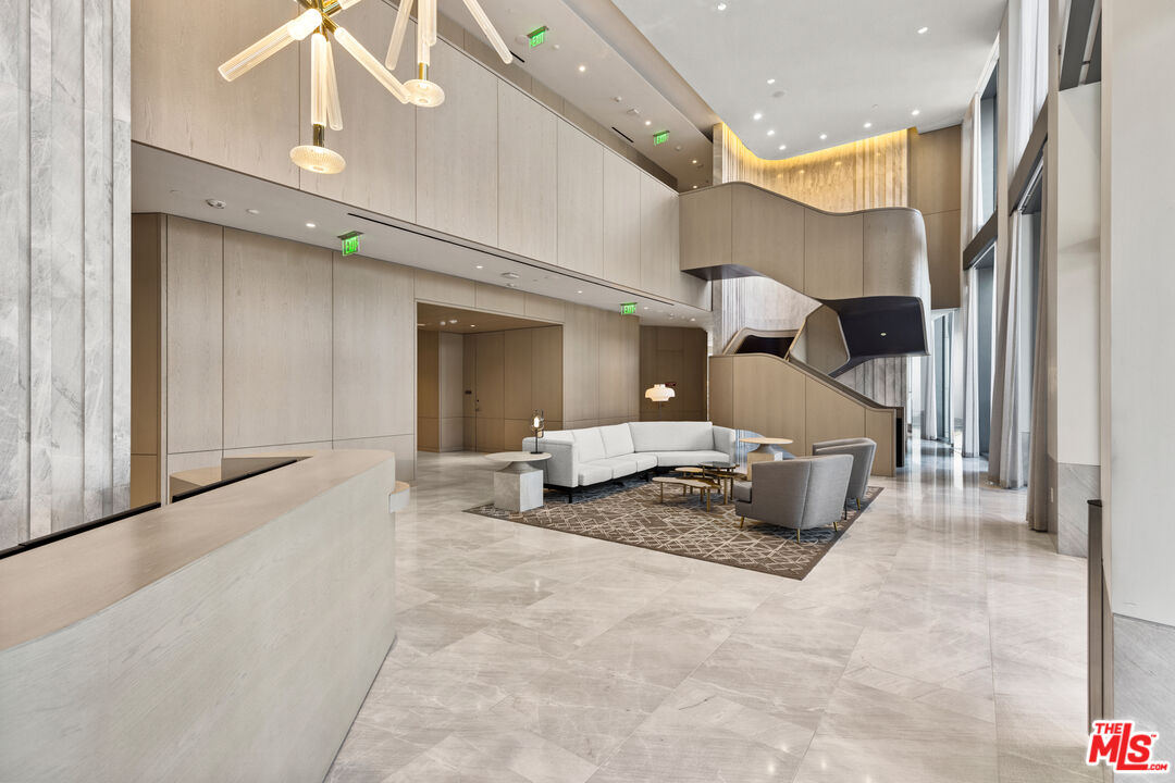 211 Elm Court Unit: 20A