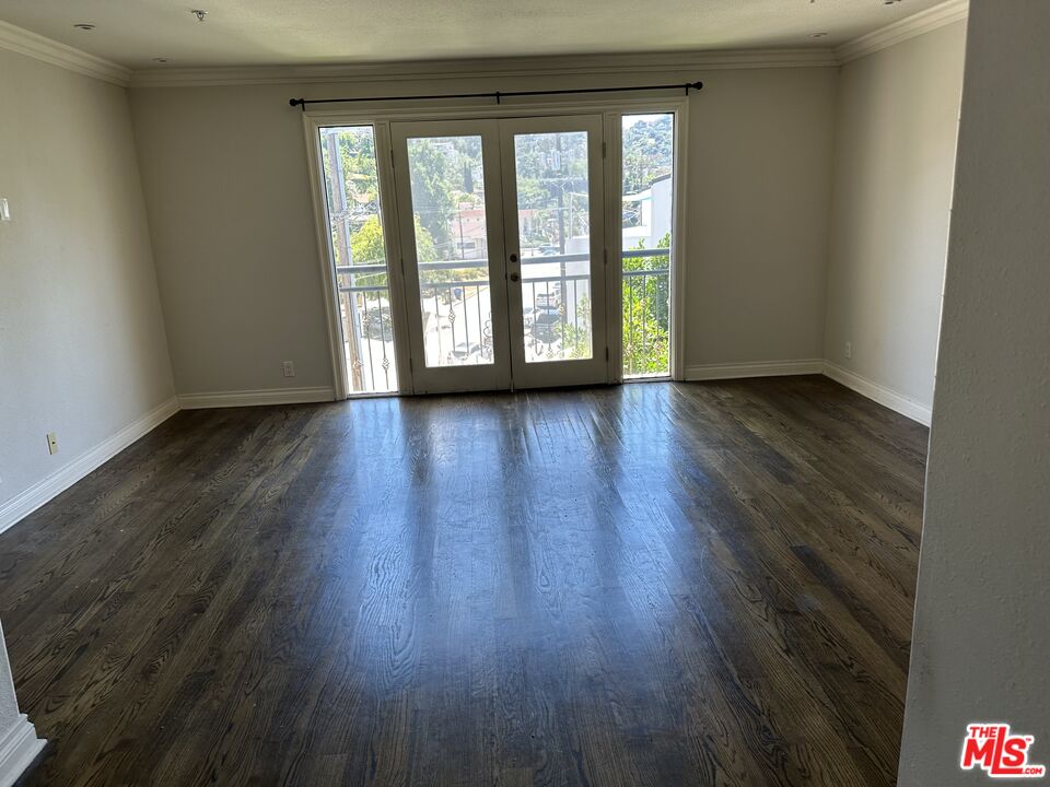 3401 Barham Blvd Unit: 4