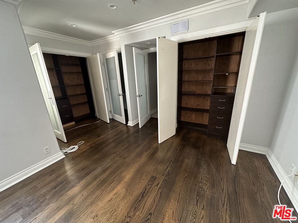 3401 Barham Blvd Unit: 4