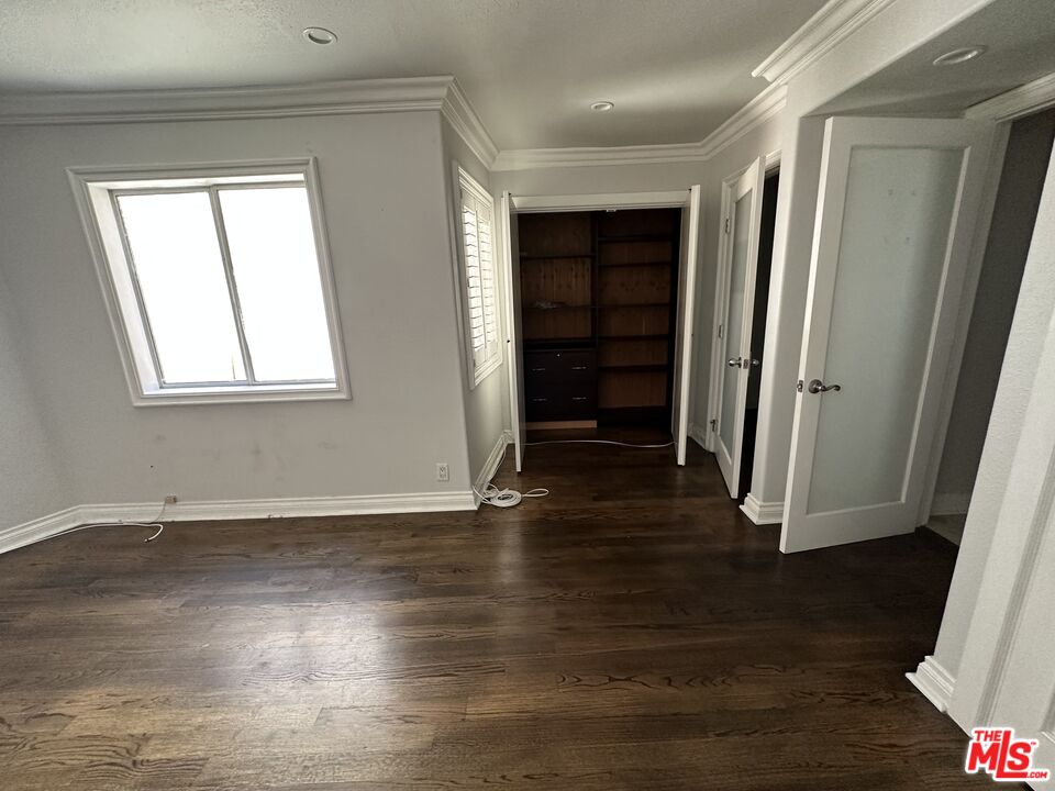 3401 Barham Blvd Unit: 4