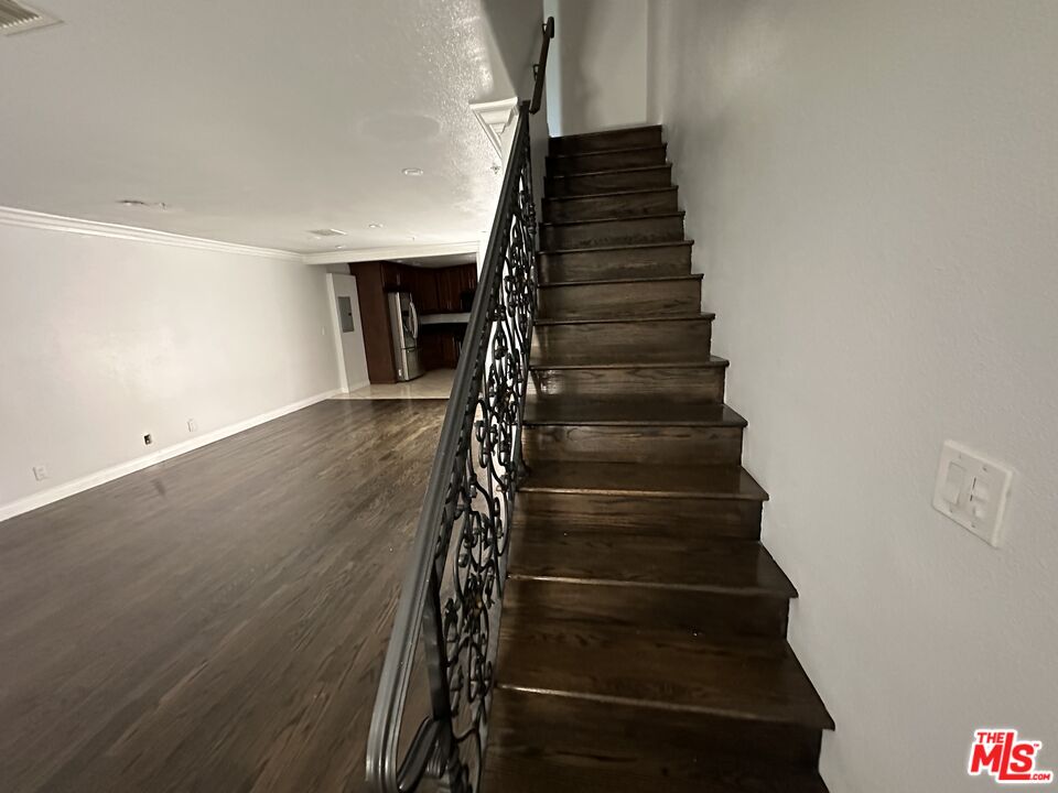 3401 Barham Blvd Unit: 4