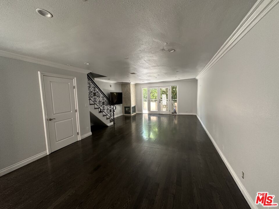 3401 Barham Blvd Unit: 4