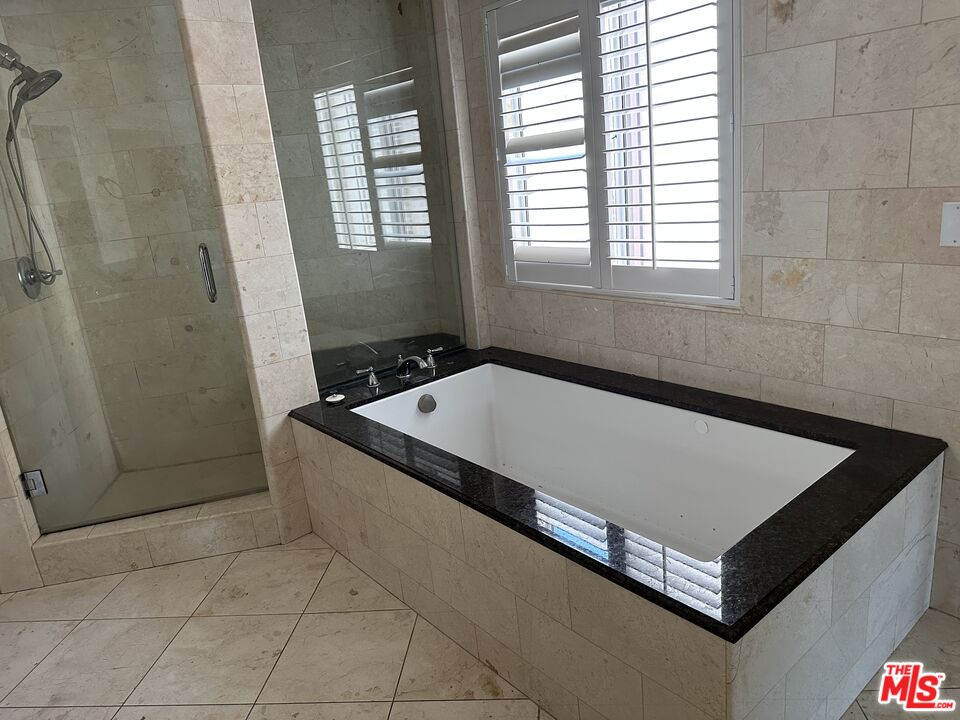 3401 Barham Blvd Unit: 4