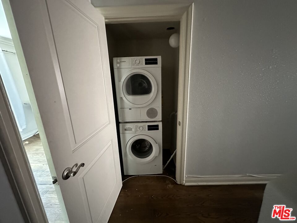 3401 Barham Blvd Unit: 4