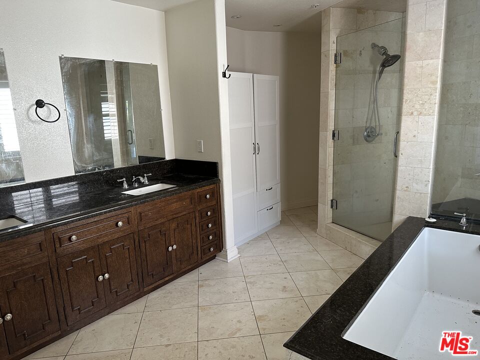 3401 Barham Blvd Unit: 4