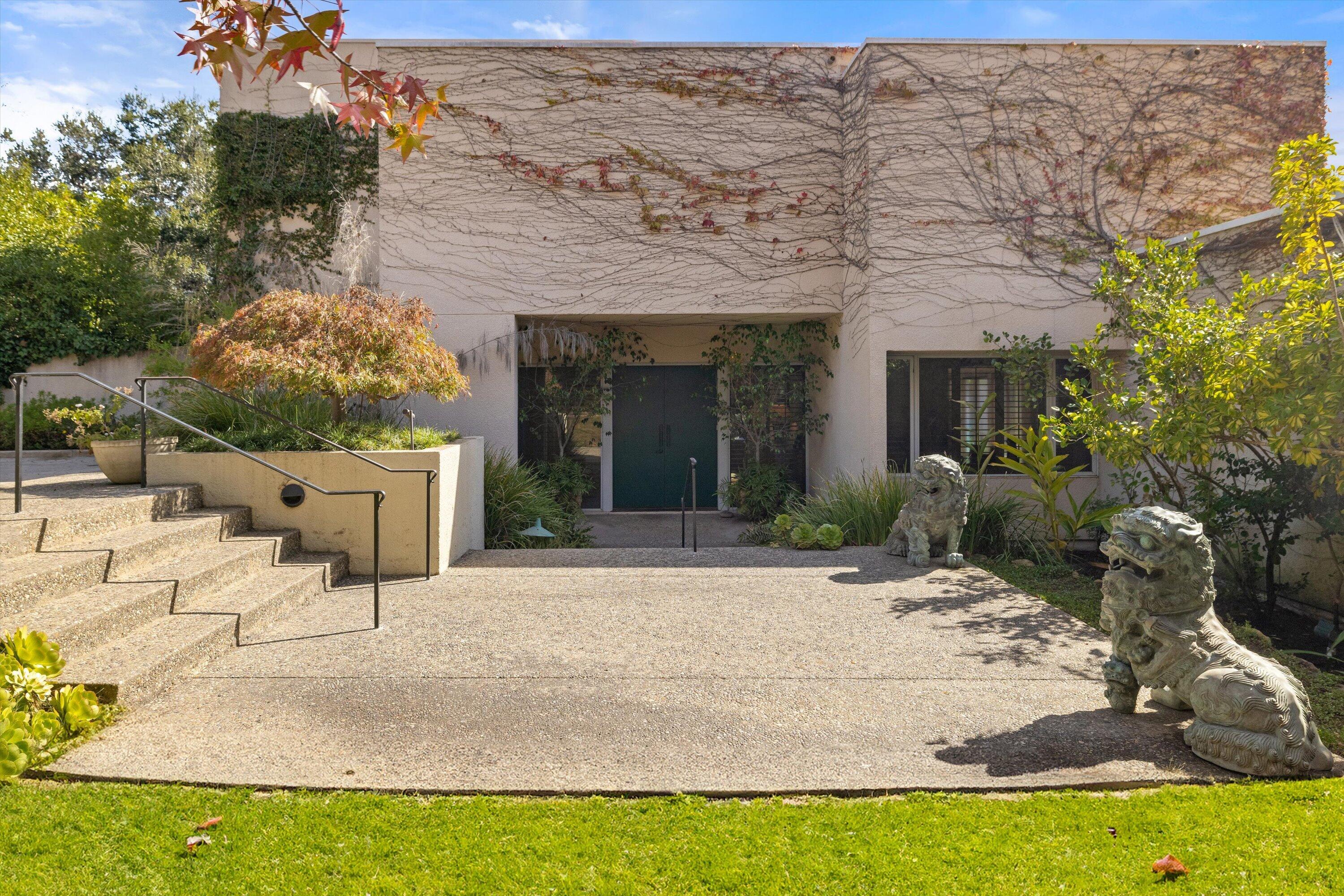750 Picacho Lane