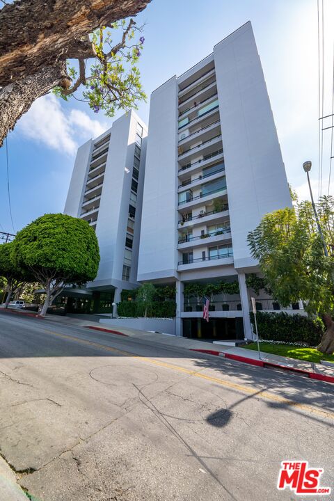 1100 Alta Loma Rd Unit: 604