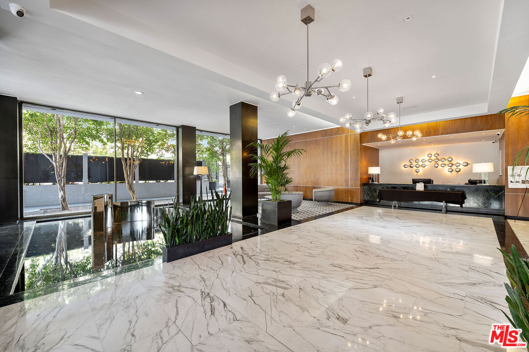 1100 Alta Loma Rd Unit: 604