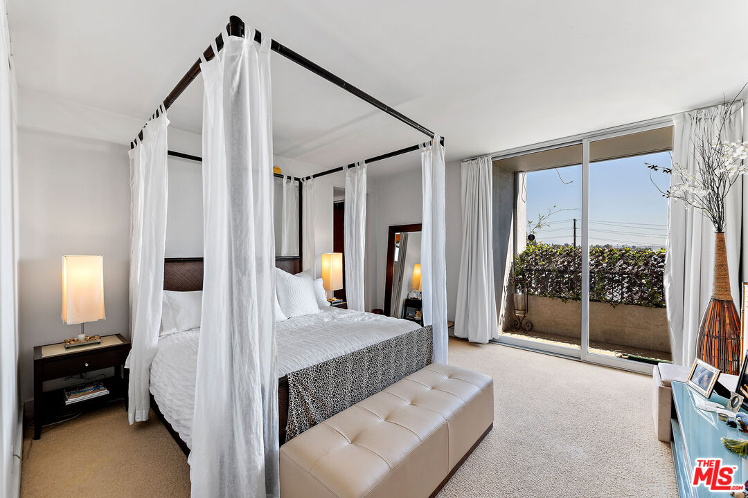 1100 Alta Loma Rd Unit: 604