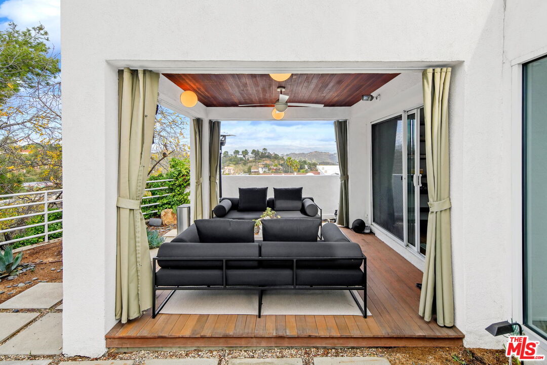 2203 Ridgemont Dr