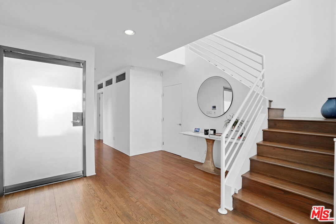 2203 Ridgemont Dr