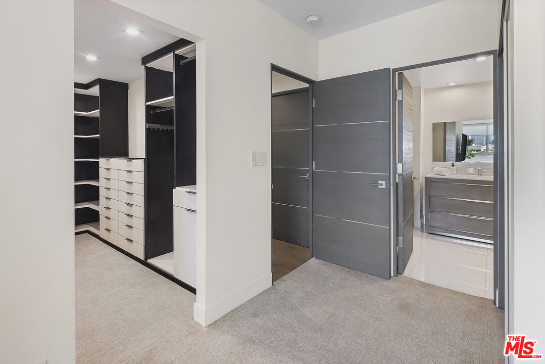 2222 Avenue Of The Stars Unit: 504
