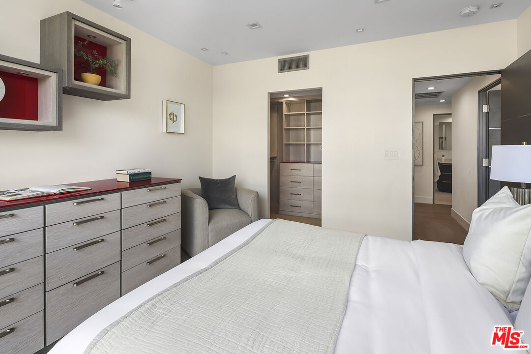 2222 Avenue Of The Stars Unit: 504