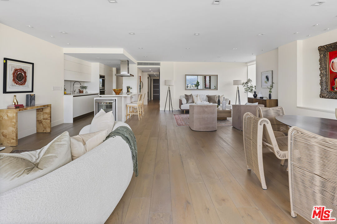 2222 Avenue Of The Stars Unit: 504