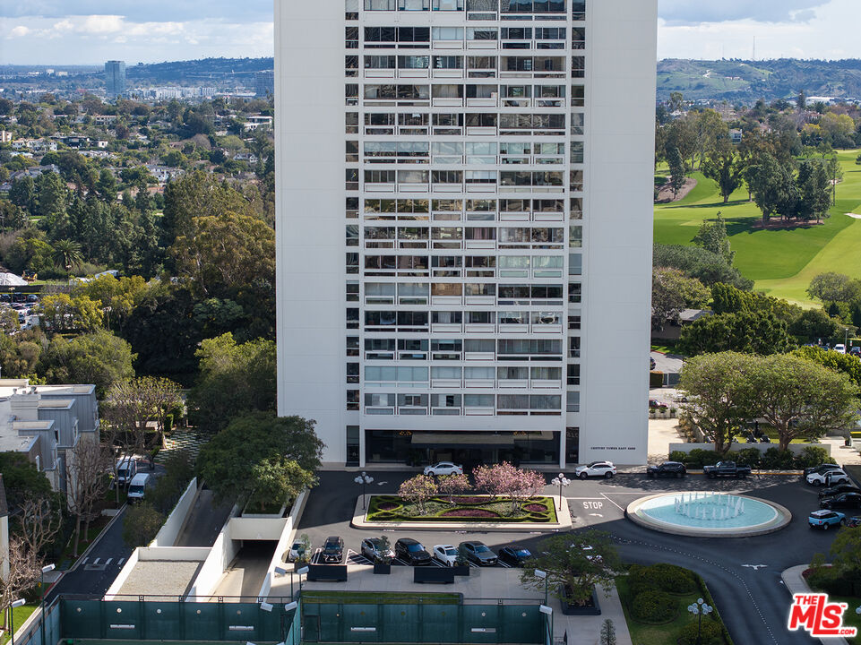 2222 Avenue Of The Stars Unit: 504