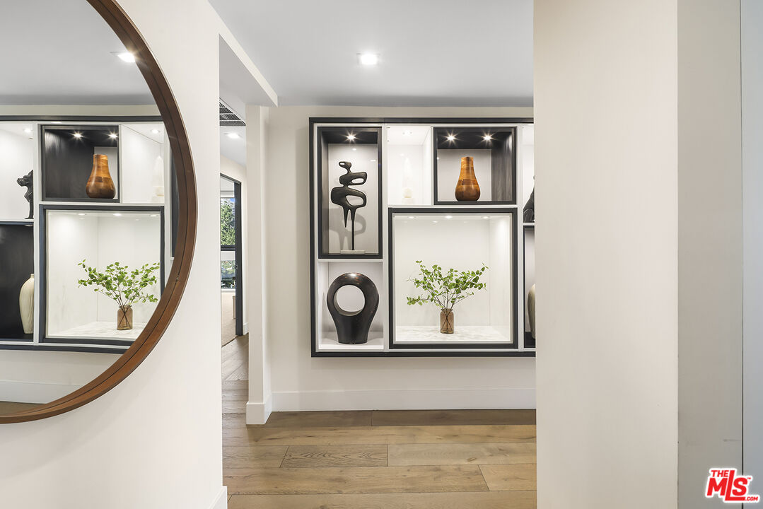 2222 Avenue Of The Stars Unit: 504