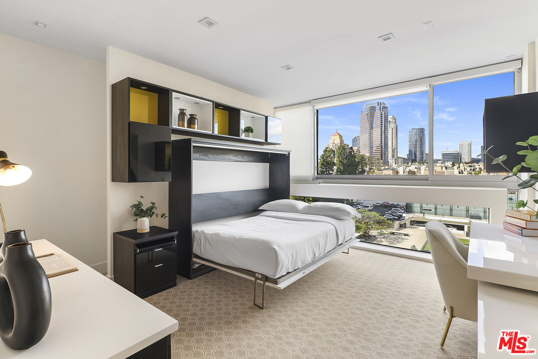 2222 Avenue Of The Stars Unit: 504