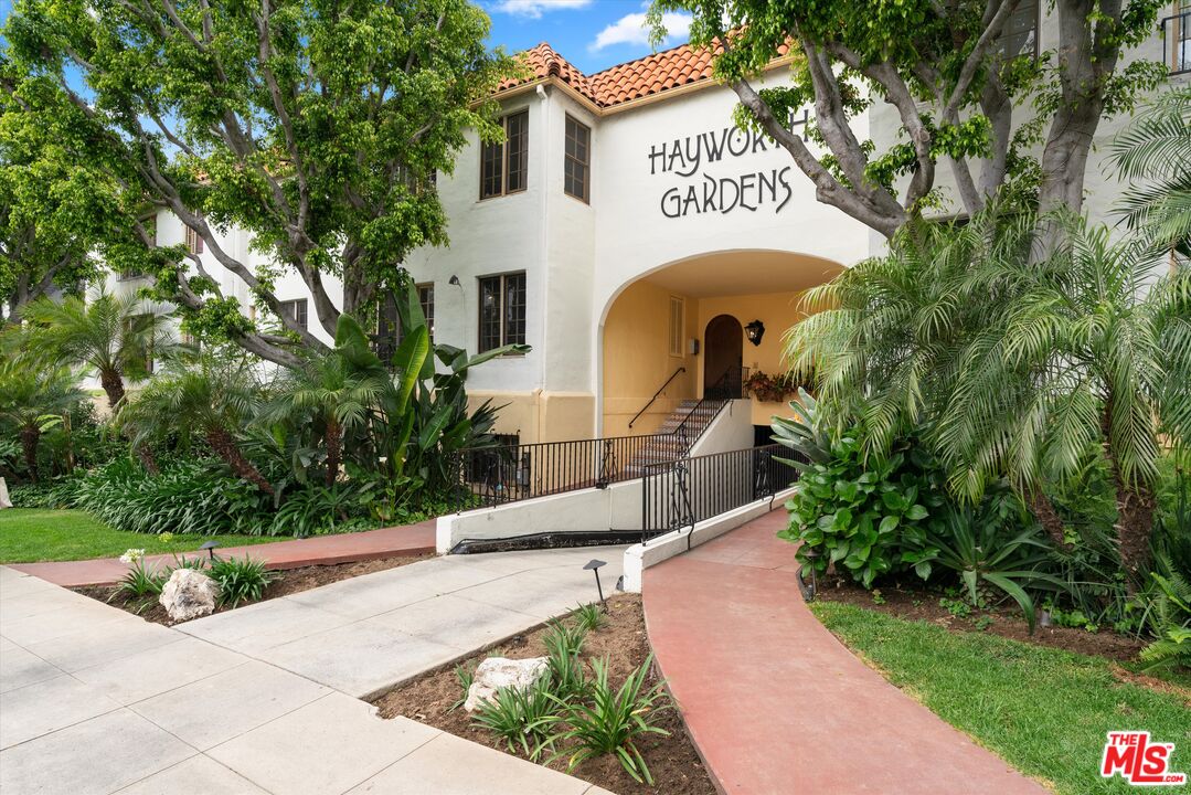 1345 N Hayworth Ave Unit: 311