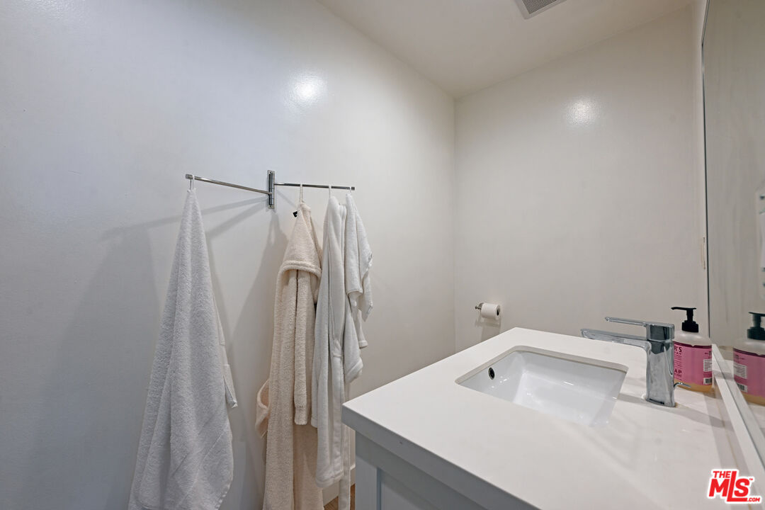 136 S Palm Dr Unit: 305
